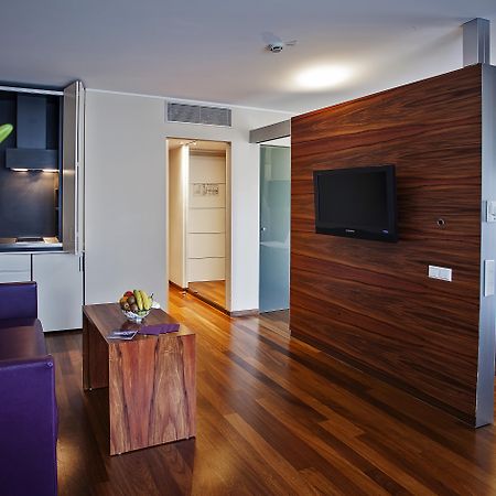Pakat Suites Wenen Buitenkant foto