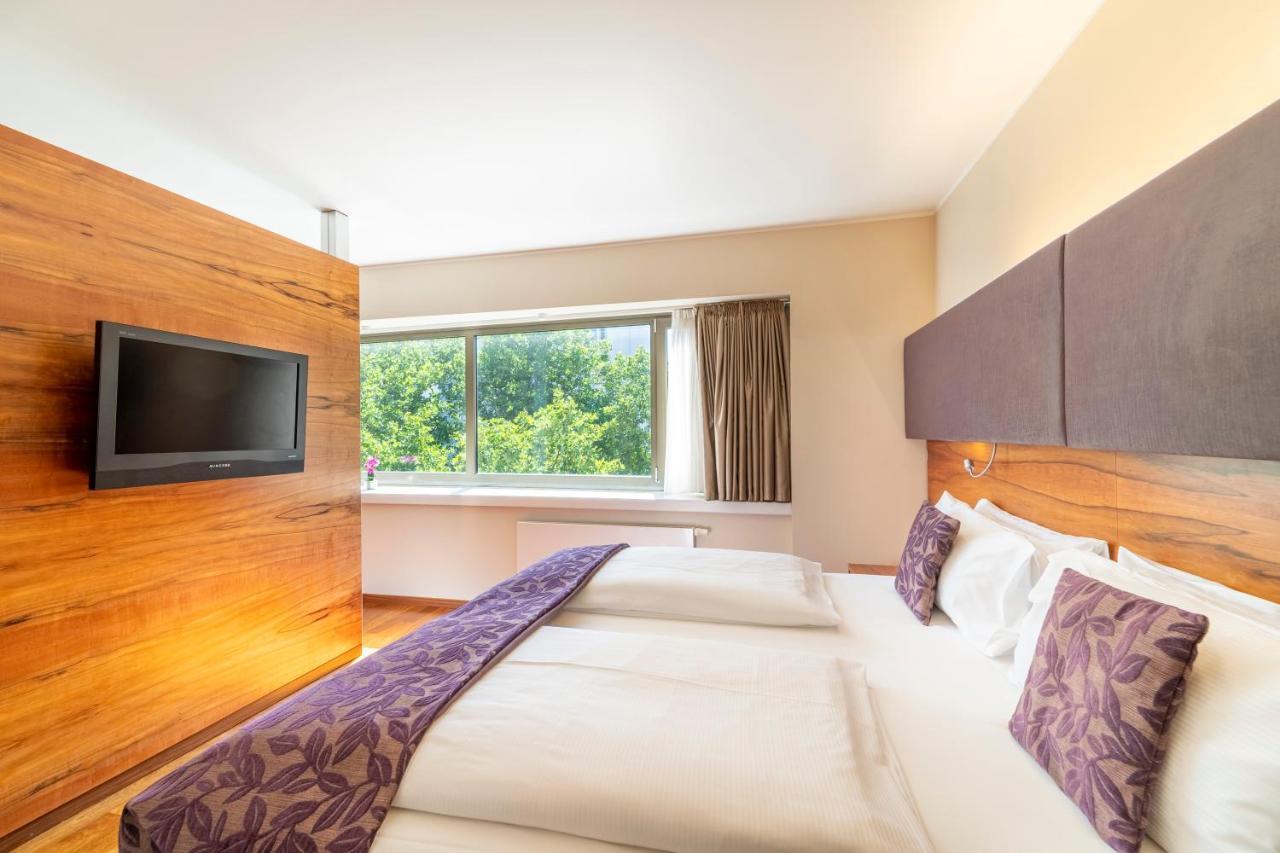 Pakat Suites Wenen Buitenkant foto