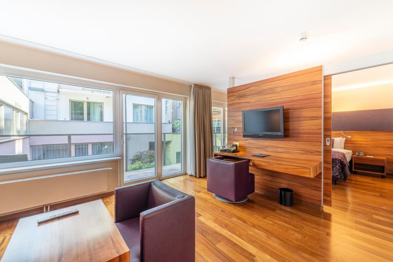 Pakat Suites Wenen Buitenkant foto