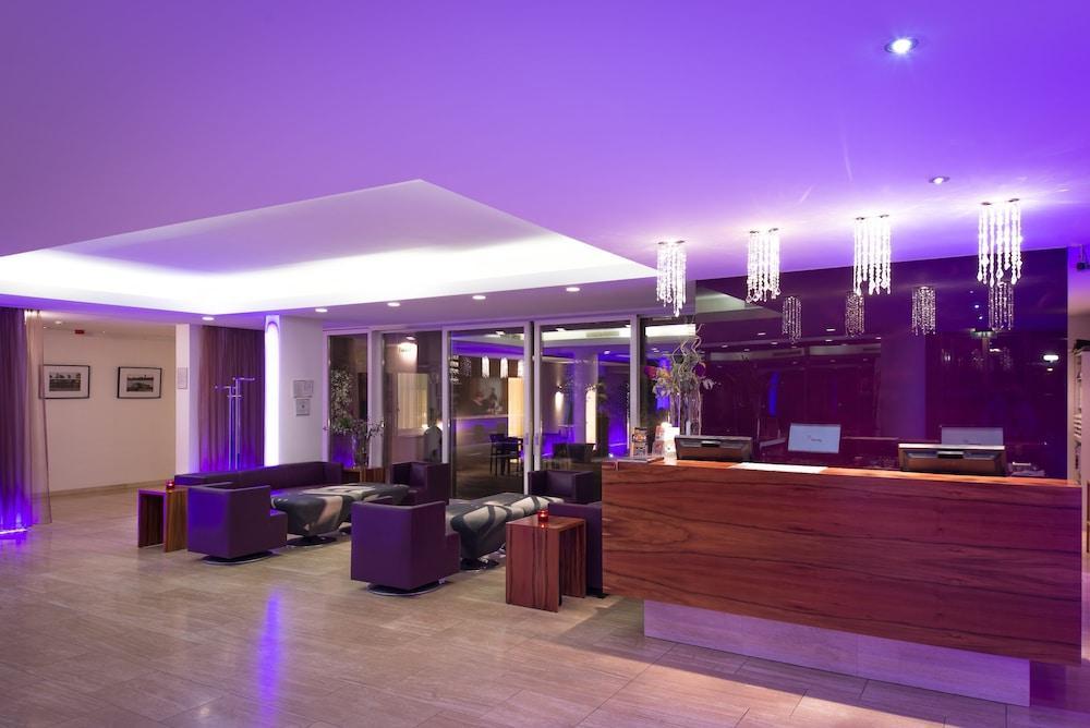 Pakat Suites Wenen Buitenkant foto