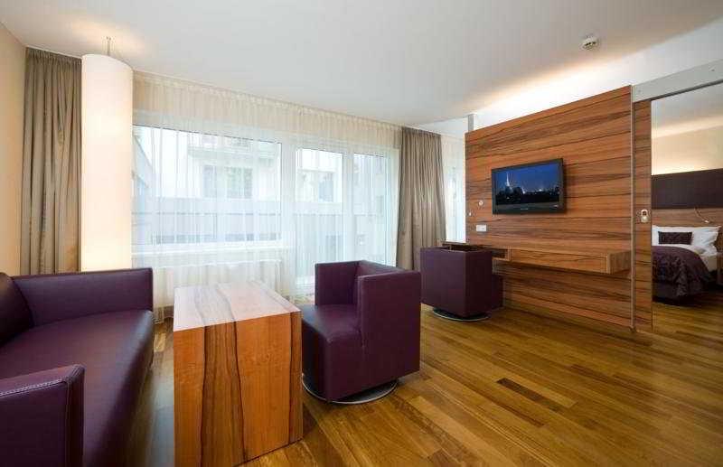 Pakat Suites Wenen Buitenkant foto