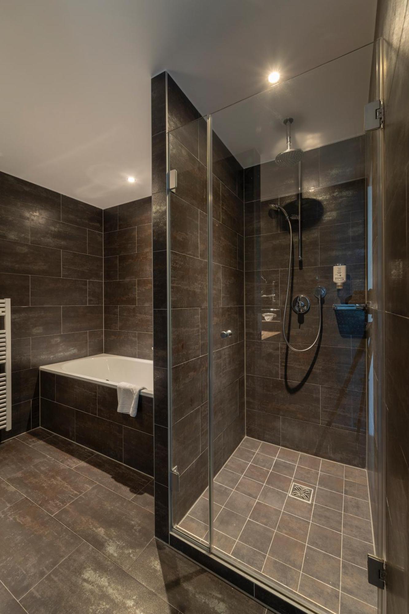 Pakat Suites Wenen Buitenkant foto