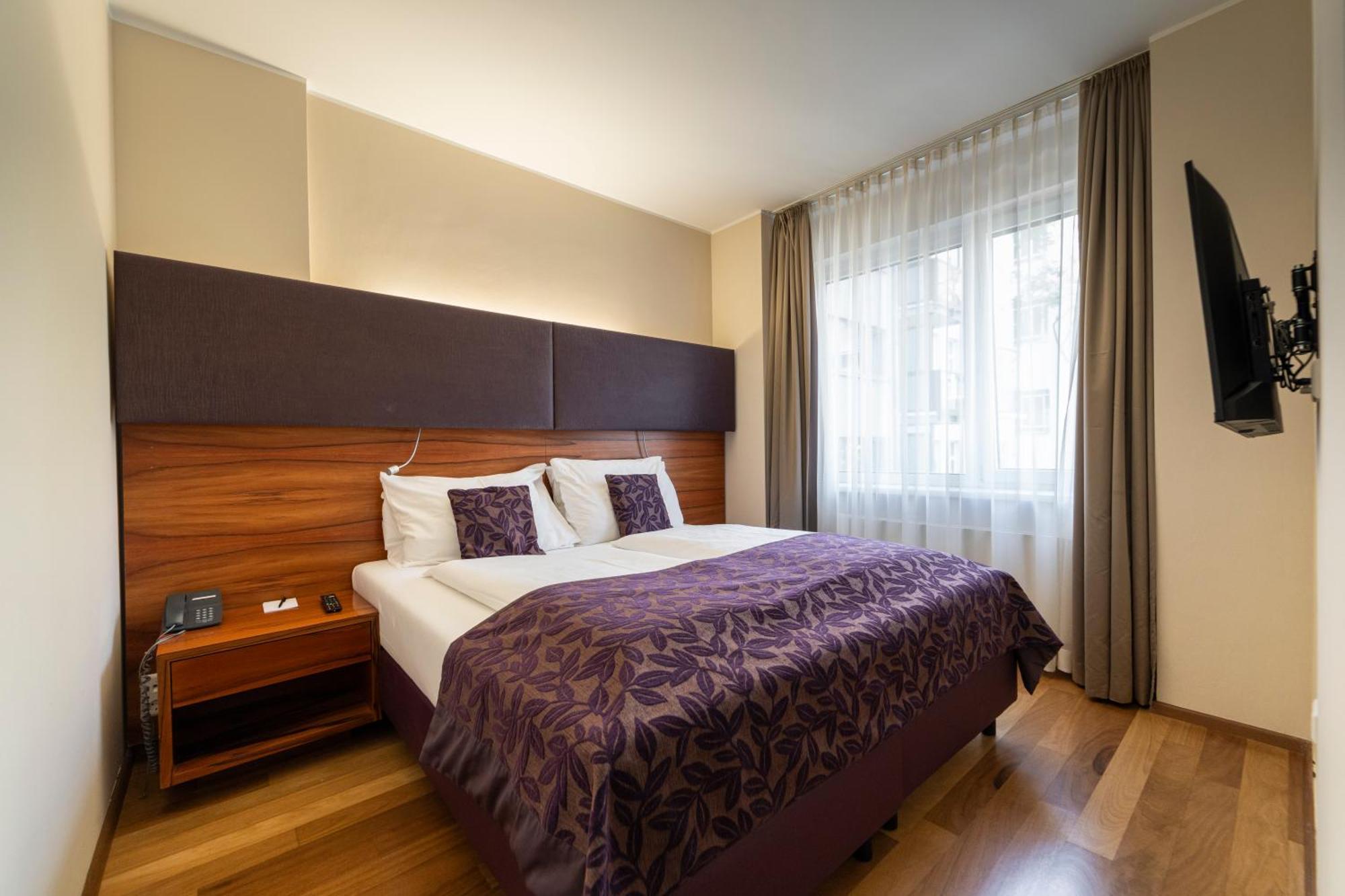Pakat Suites Wenen Buitenkant foto