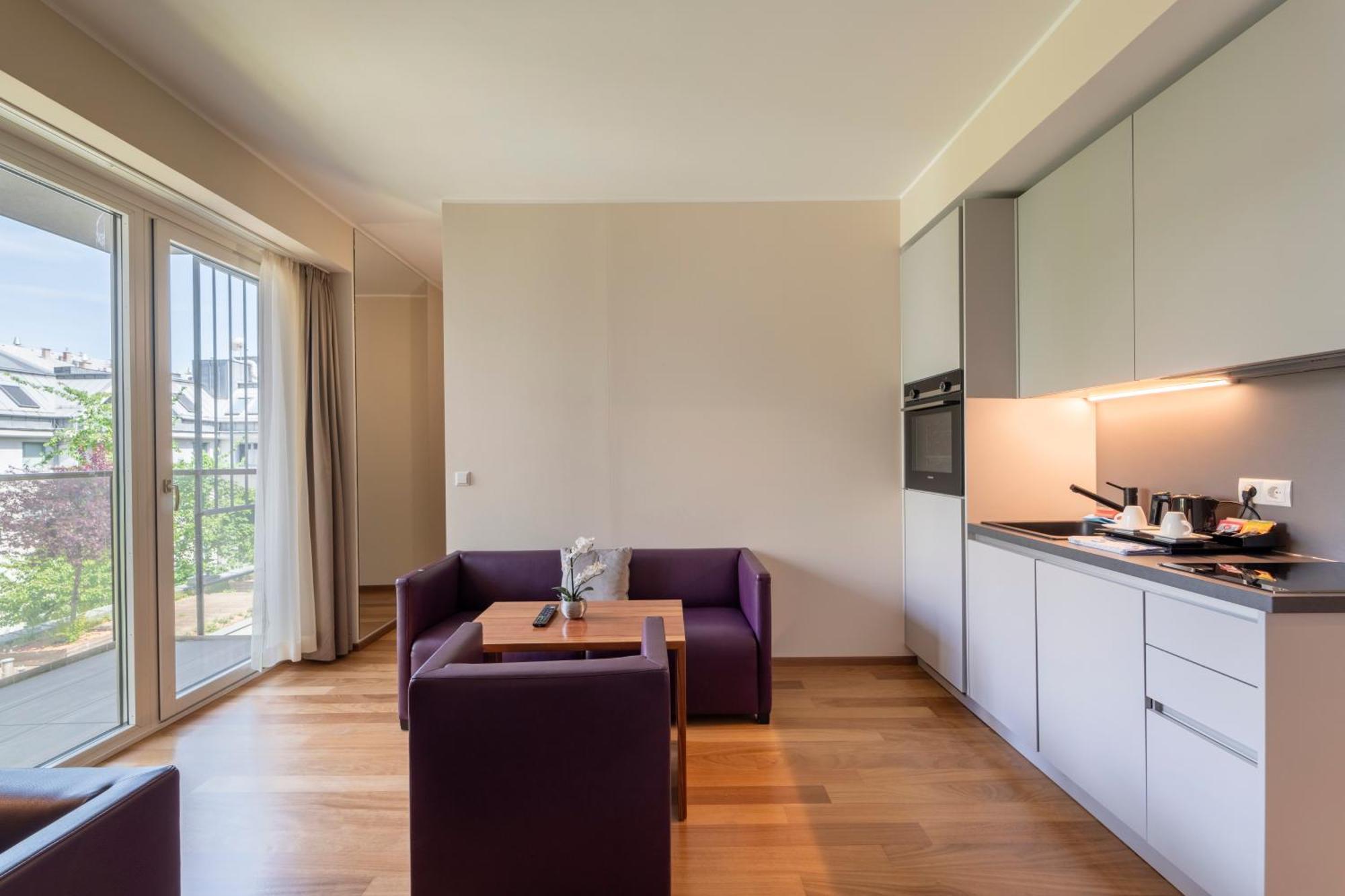 Pakat Suites Wenen Buitenkant foto