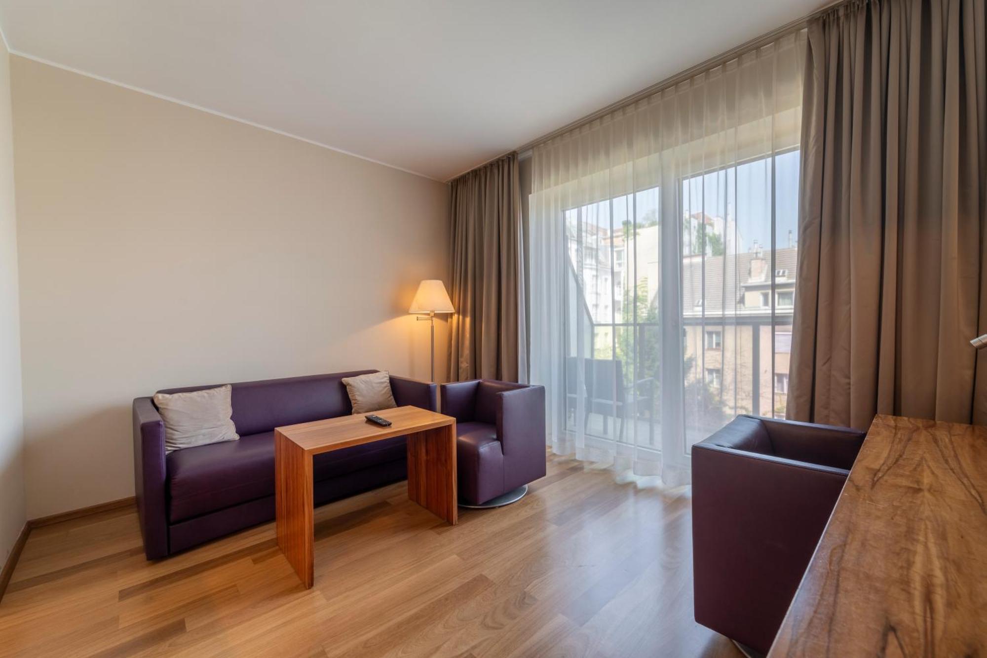 Pakat Suites Wenen Buitenkant foto