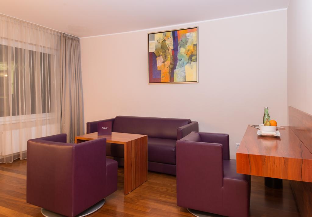 Pakat Suites Wenen Buitenkant foto