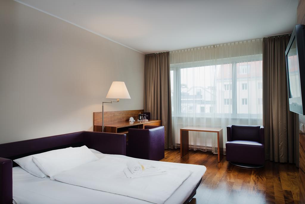 Pakat Suites Wenen Buitenkant foto